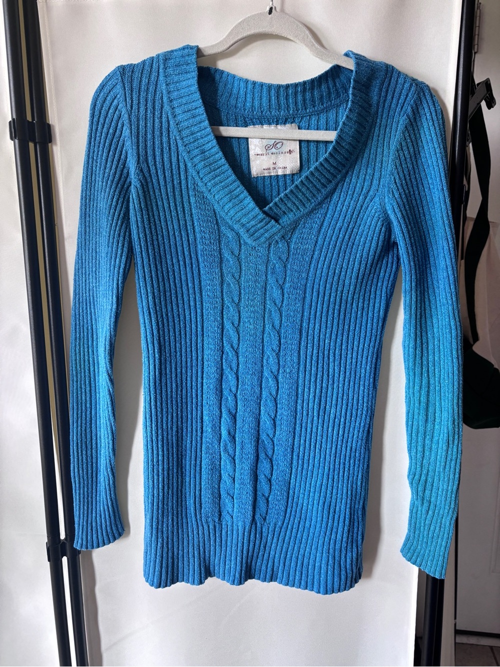 Vintage y2k So Blue Ribbed V-Neck Cable Knit Sweater